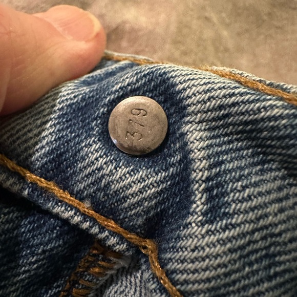 Vintage Levi’s 17560-0291. Made in the USA.100% cotton. Made Feb 1991 size 7 - Picture 6 of 13